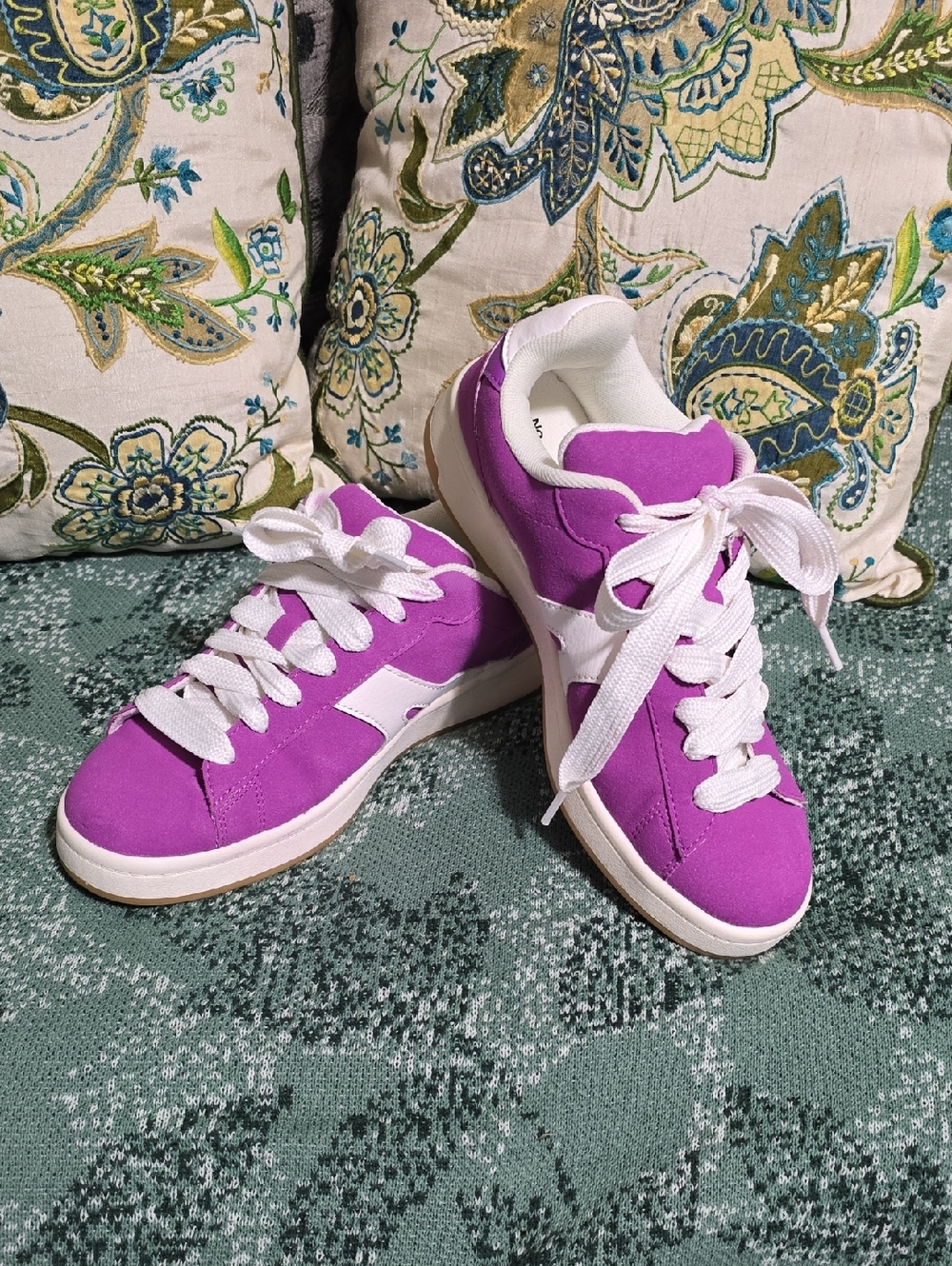 No Boundaries Bright Purple Lace-Up Skate Sneakers with White Accents